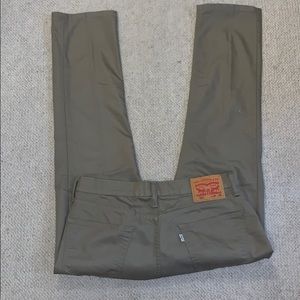 Men’s Levi Jeans Khaki color #511 cut sl stretch